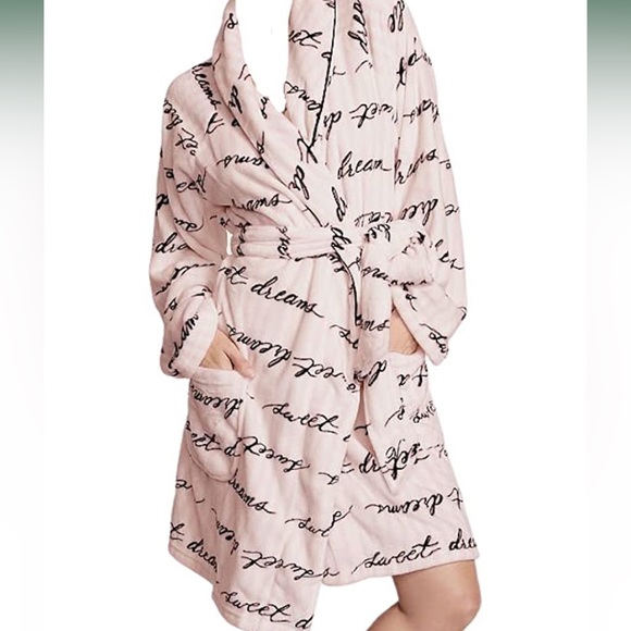 Victoria’s Secret Sweet Dreams Robe - Picture 4 of 5